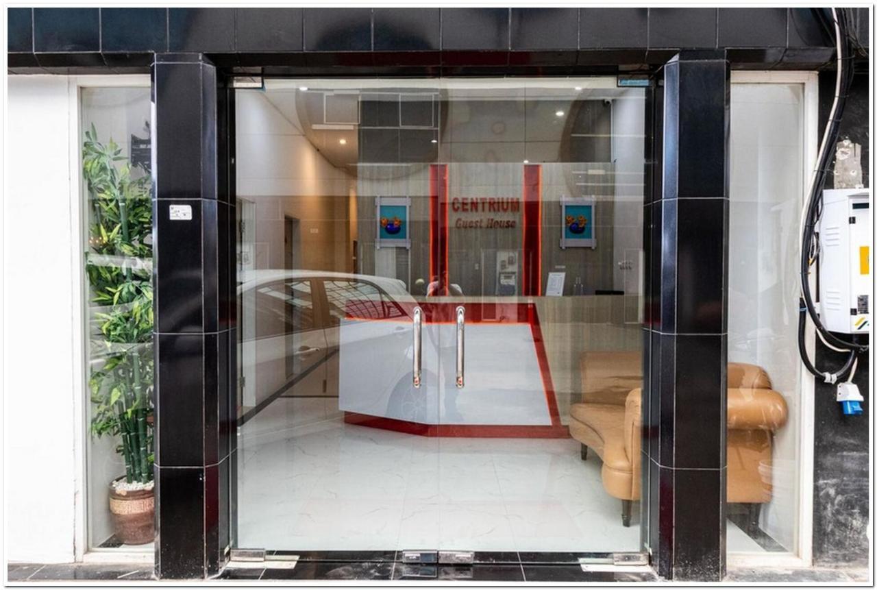 Reddoorz Plus @ Centrium Katamso Medan Luaran gambar