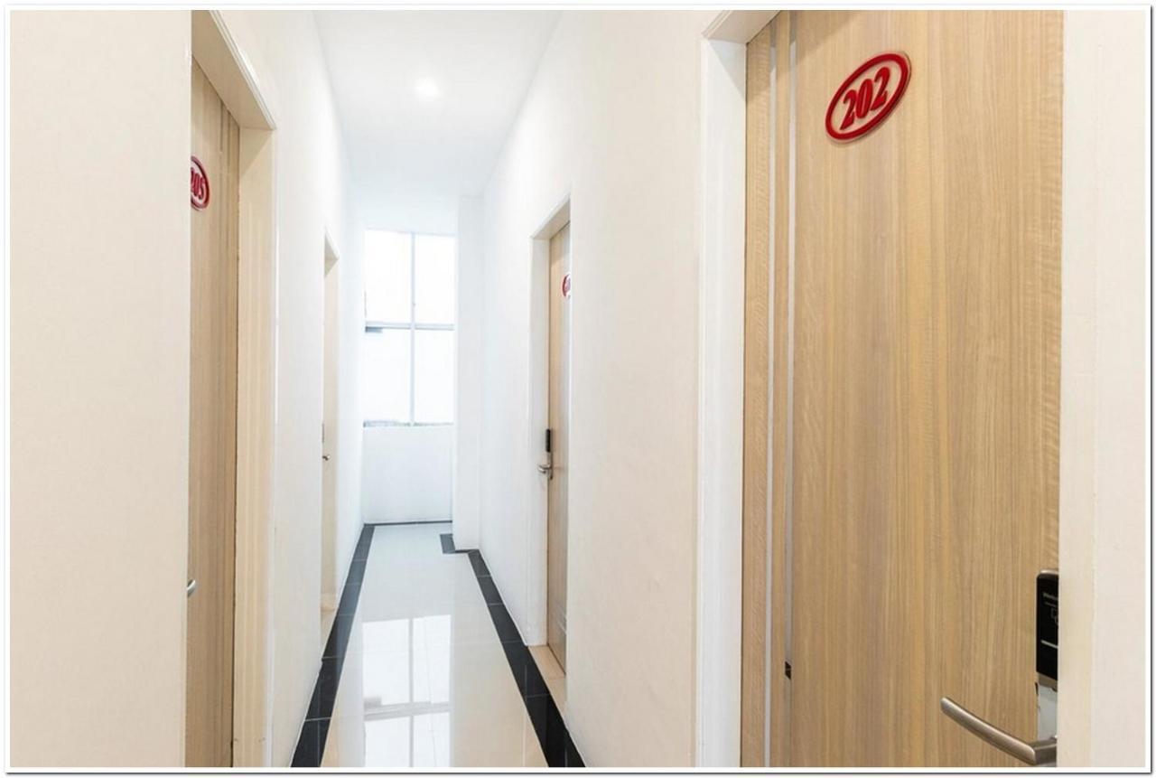 Reddoorz Plus @ Centrium Katamso Medan Luaran gambar
