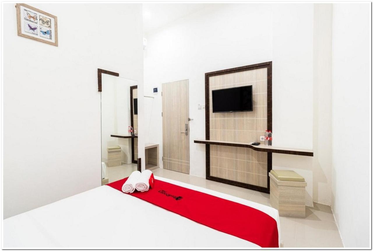 Reddoorz Plus @ Centrium Katamso Medan Luaran gambar