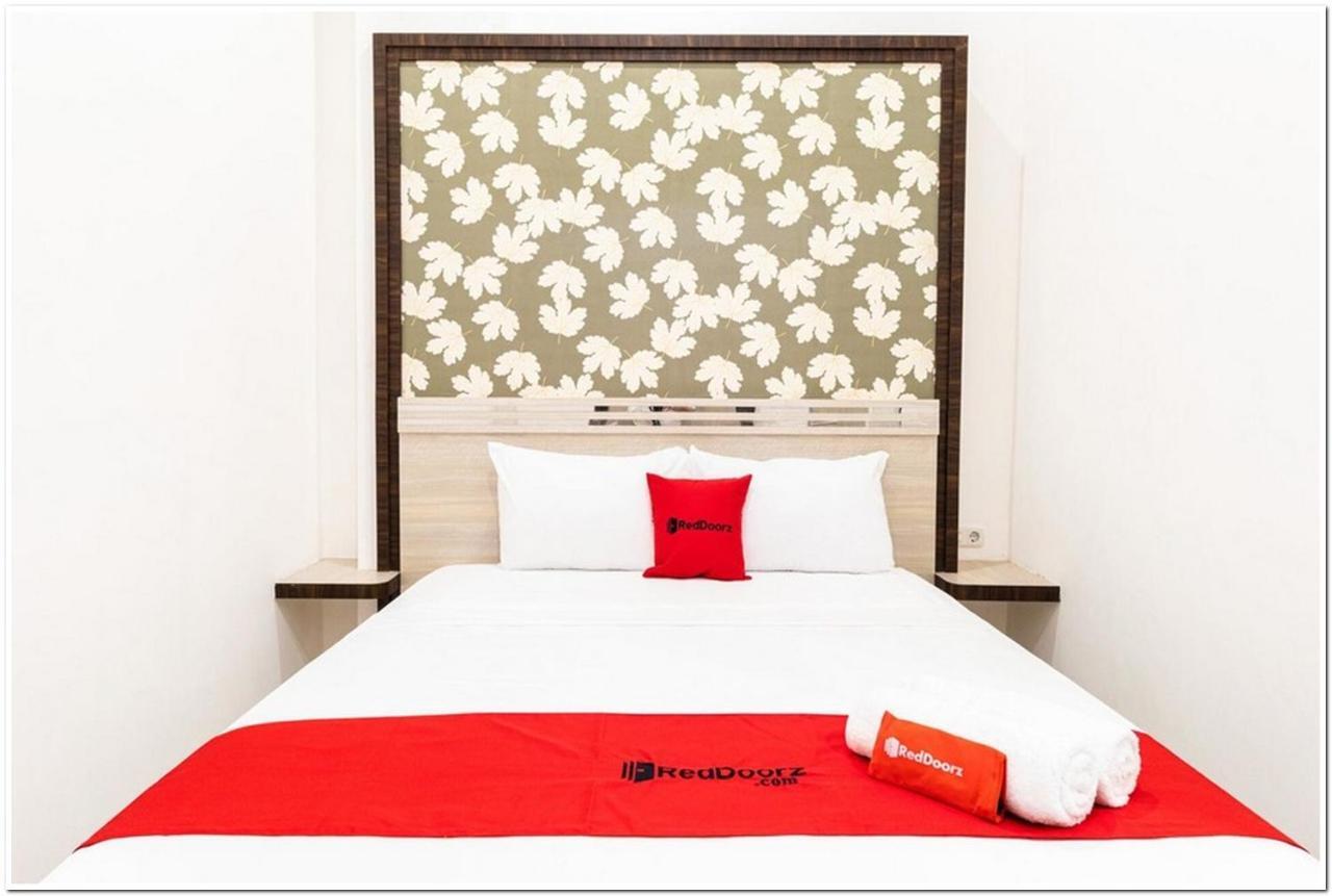 Reddoorz Plus @ Centrium Katamso Medan Luaran gambar